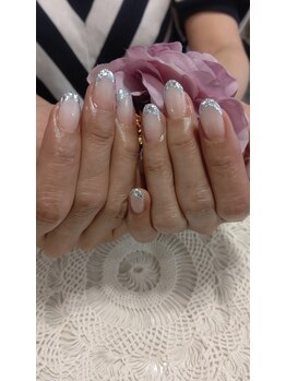 ネイル アンド ボディ ローサ(ROSA)/人気のガラスフレンチ！