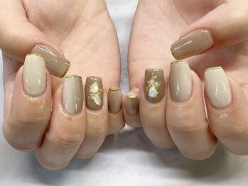 ティアリーネイル(Tiary nail)の写真/大人女性から絶大な支持♪洗練された上品で美しい指先に！シンプル～派手なデザインまで幅広く対応☆