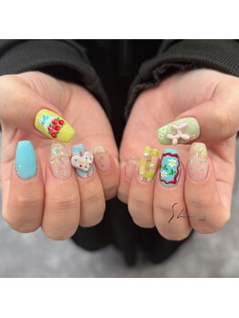 シー(SHE)/個性派ネイル