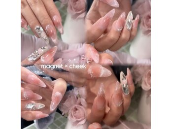 ジェニージェイ ネイルスタジオ(jennie.j nail studio)の写真/ワンホン/ガーリーなロングネイルで指長効果◎女の子の指先を華やかに彩ります☆