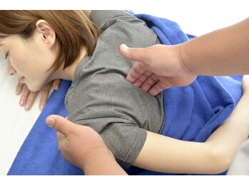 神経整体院 リカバーの写真/ストレートネックの方へ。神経整体で首肩の凝りを和らげるケアを体験しませんか？可動域も◎