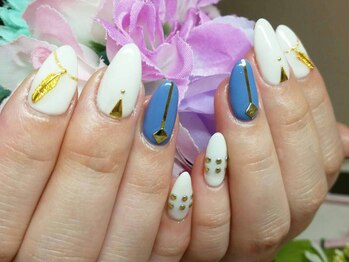 コットンローズ(Cotton Rose)/豪華なフェザーネイル