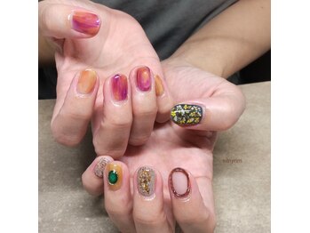 シルニー リム(Silny rim)/アシンメトリーニュアンスネイル