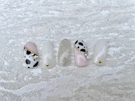 牛柄ネイル：yumie