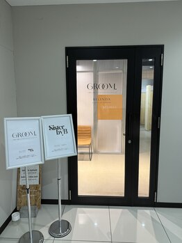 グルーム(GROOM.)/店舗入り口