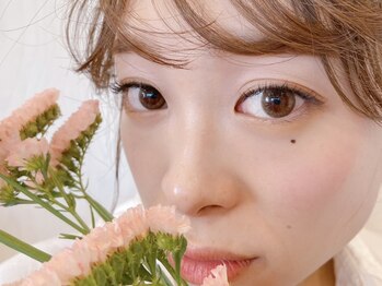 メロー(MELLOW)の写真/フラットラッシュ取扱店◆エクステを付けていることを忘れてしまうようなふわっと柔らかい軽さに感動!