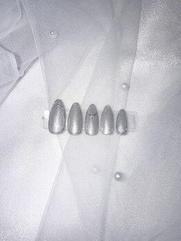 ラウレア(Laure'a)/定額デザイン マグミラーネイル