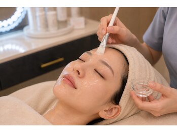 ヌヴェラスキン 梅田店(NUVELA SKIN)の写真/《梅田5分》剥離/ダウンタイム無し！話題のハーブピーリングで本気の肌質改善◎ニキビケアやシミ改善にも◎