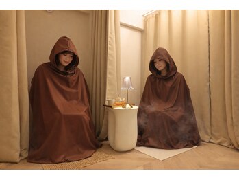 ナースケアラボ(Nurse Care Lab)の写真/お友達・ご家族・カップルで一緒によもぎ蒸し♪会話を楽しみながら、心も身体もぽかぽか温活時間を◎