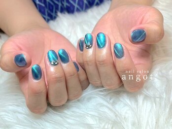 アンガット(angot.)/エメラルド斜めラインネイル