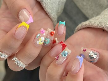 ヨーリ(YooLi)/キラキラデザインネイル