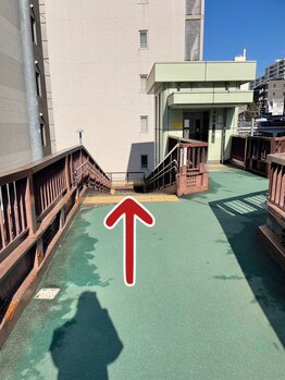 星のアカリ治療院 横浜店/横浜駅中央改札～当院の道順８