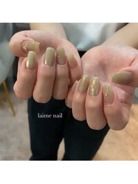 カーキベージュ