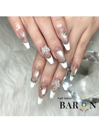 マグネット×白フレンチ