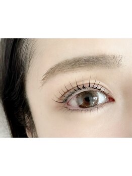 ナチュラル上品な目元にしたい