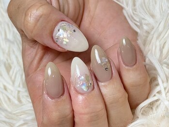 ネイルブレイク リリア(Nail Break lilia)/グラデーション＆大人シェル