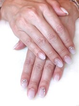 ルナネイル(LUNA NAIL)/白グラデーション