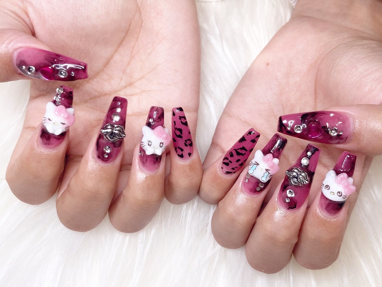 2025年-2026年冬トレンド】キャラのネイルデザイン集｜人気順｜21