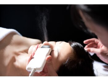 えすてさろん ケイアンドエフ(k&f)/つるんと透明感のある肌へ