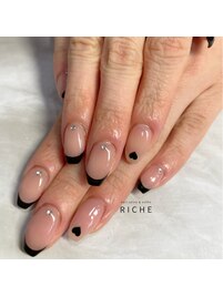 ハートホロの黒フレンチネイル