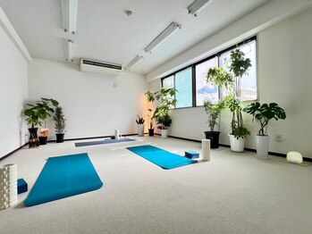 yoga studio PRANA 【パーソナルヨガ/グループレッスン/少人数制スタジオ】プラナ