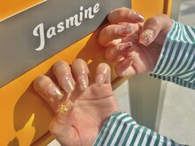ジャスミン(Jasmine)の雰囲気（黄色いポストが目印です！）