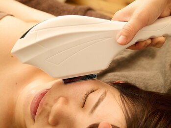 サロンドラッジ(Salon de Raggi)の写真/【心斎橋駅すぐ】気になる産毛までアプローチ！脱毛×保湿ケアでハリツヤもUPし、透明感のある美肌に♪