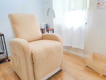 ミュー(mieux)の雰囲気（リクライニングチェアでリラックスしてすごしていただけます！）
