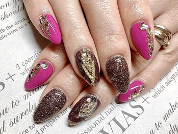 ラヴィアスプラス(LAVIAS+)/