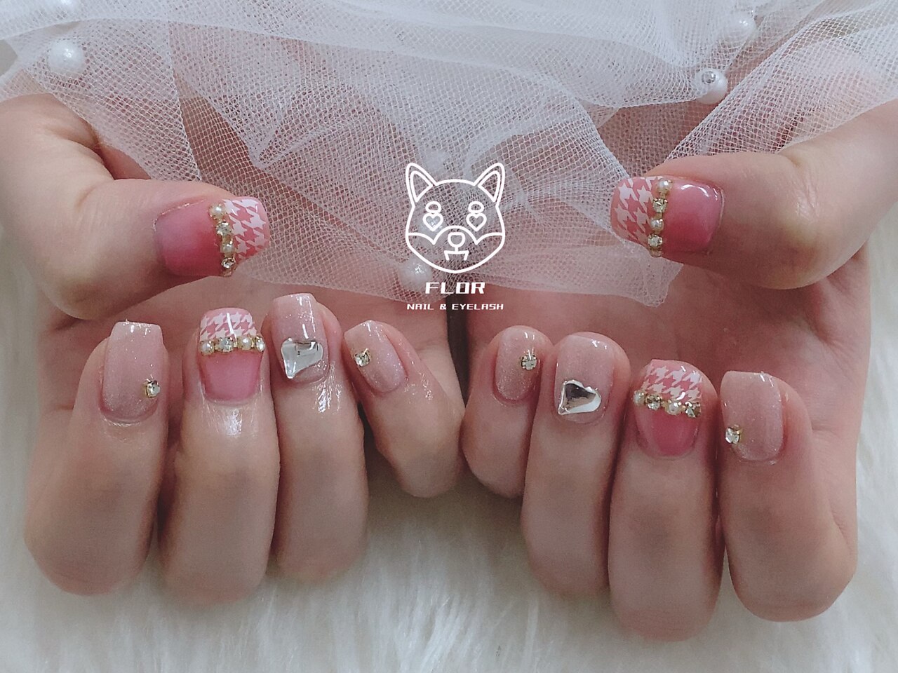 ピンク ネイルチップ エバーネイル ハートモチーフ ♡ . . . ハートで