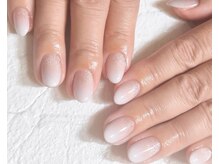 ラウ(Lau)/ホワイトグラデ¥６６００