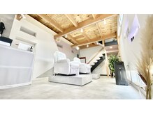 アンフィニック バイ ミソノ(INFINIC by misono)/木の温もりと洗練された空間