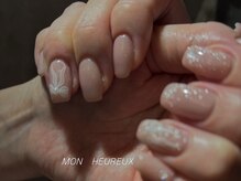 眉毛と浮かないネイルの専門店　MonHeureux　一社店【モンウールー】