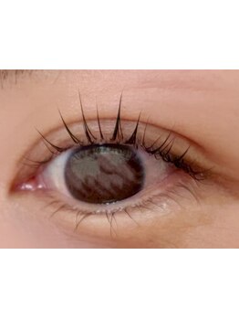 ナチュラル上品な目元にしたい