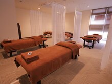 スキラボ 宮前平店の雰囲気（ベッドの間隔も充分、照明も暗めでゆったりできます）