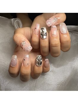 パルティーレ(PARTIRE)/貝殻ネイル