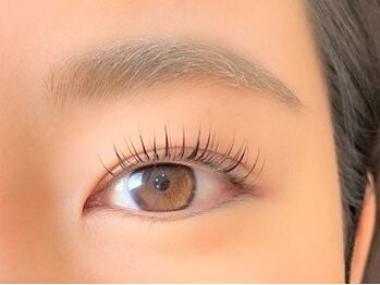 ネイルアンドアイラッシュ グレース 芦屋店(nail&eyelash Grace)の写真/【自然で華やかな目元にしたい方に♪】一人一人のまつ毛の状態に合わせ丁寧に施術★メイク時間短縮にも◎