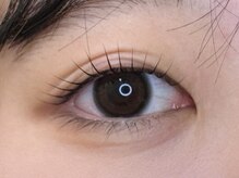 コーティング剤を使用して束感マツエクで華やかなお目元に★