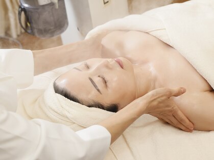 エステルミラー(ESTHER MIRA)の写真