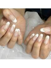 ティアベス(Tia Bess)/ベースカラーありフレンチ