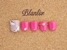 ネイルサロン ブランロール 三軒茶屋店(Blanl'or)/ＦＯＯＴ　シックなフラワー