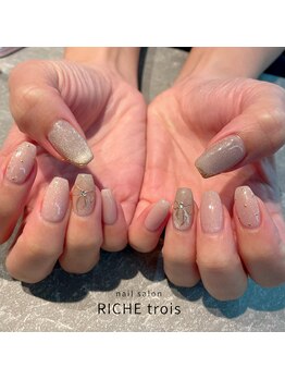 リッシュ トロワ(RICHE trois)/大人かわいいリボンネイル