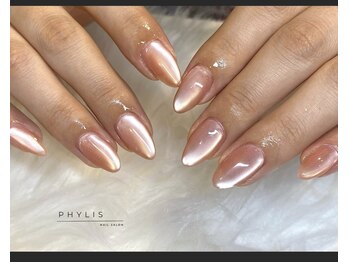 フィリス 横浜店(PHYLIS)の写真/シンプル派もトレンド派も満足♪うるうるマグネット・ワンホンラメ・美肌スキンカラーで上品ネイルを★