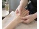 ネイルラウンジ ヒュア(Nail Lounge Hyua)の写真/【自爪育成＆本格ケア】丁寧な甘皮処理・爪磨き・補修液で痛み・乾燥に負けない美しい指先へ