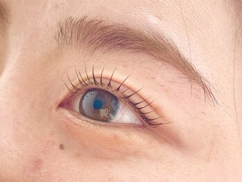 トロワ(trois)の写真/【第一印象は目元で決まる！】あなたの魅力を引き出す、清潔感と甘さのモテ可愛な目元をプロデュース♪