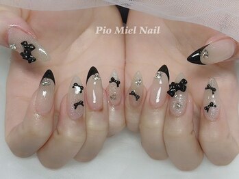 ピオミエルネイル 新宿(pio miel nail)/甘辛フレンチネイル