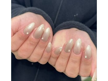 リリー(Lily)の写真/約200種類の豊富なカラーからセレクト♪定額ネイルは¥7480～ご用意あり！上品シンプルネイルで指先美人に☆