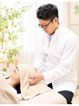 クローバー鍼灸整骨院の写真/自律神経を整え頭痛や眼精疲労をケア！整骨院のプロが不眠や肩凝り首コリに挑む♪