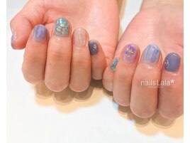 涼しげニュアンスネイル