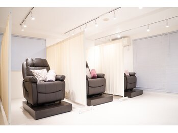 アンドラッシュ アンドネイル 本郷三丁目駅前店(and lash/and nail)/☆店内☆